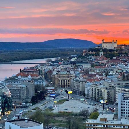Voir Apartment Bratislava Luaran gambar