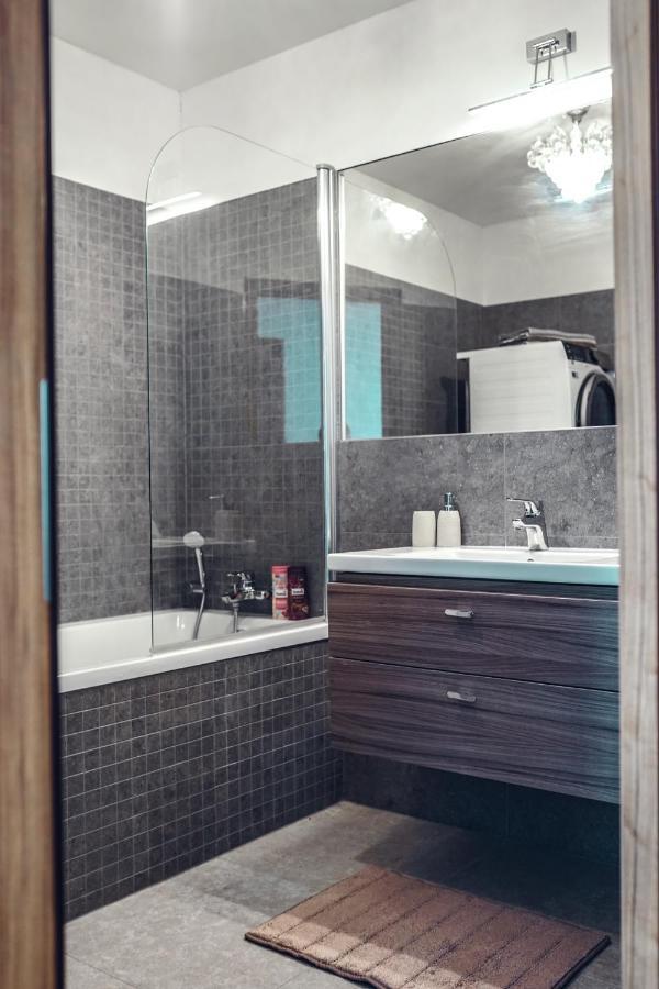 Voir Apartment Bratislava Luaran gambar
